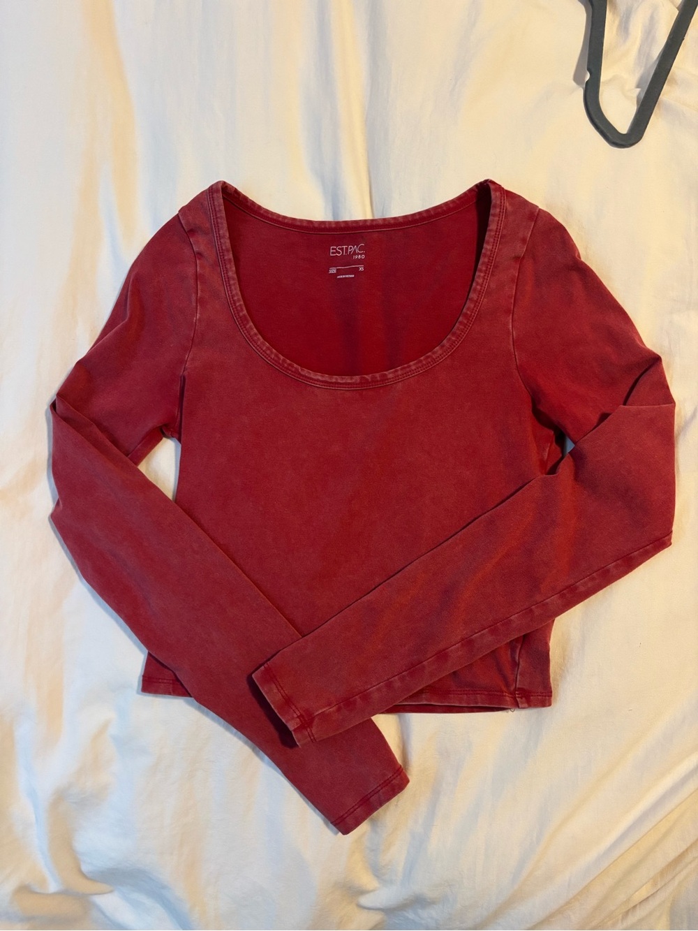 PacSun Women's Long Sleeve Scoop Neck Top in Burgundy